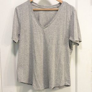 Universal Standard Vee Rex T-Shirt Cotton Modal Gray Soft Plus Size 14-16